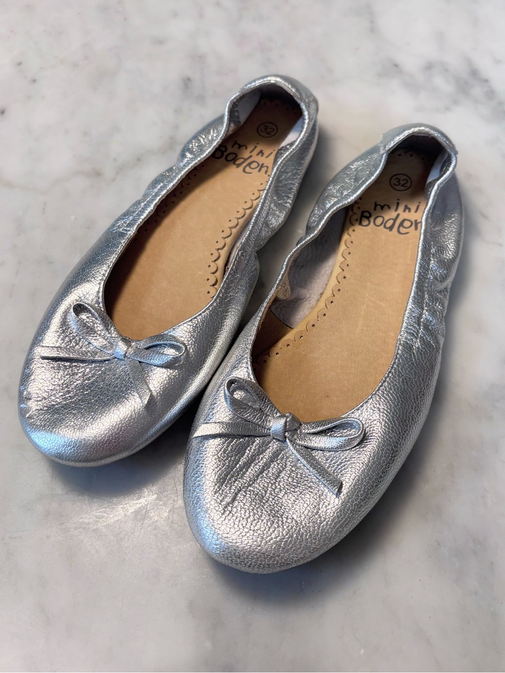 Mini Biden Metallic Silver Girls Flats Ballet Bow Dress Shoes Holiday EU 32 US 1